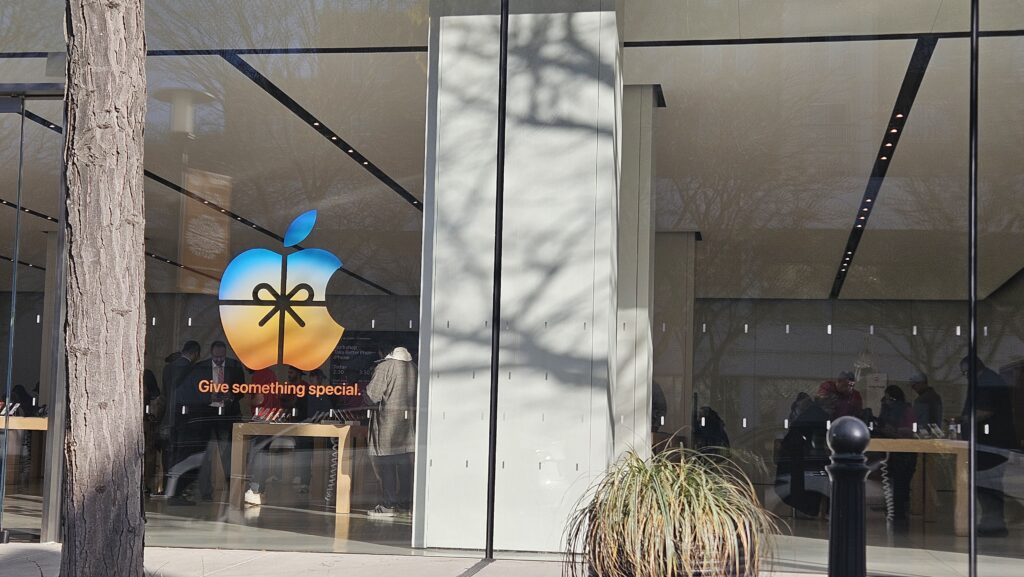 Apple Store Clarendon VA